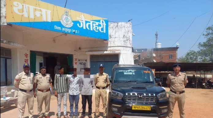 शादी-से-इनकार-पर-युवती-का-अपहरण:-पुलिस-ने-घेराबंदी-कर-छुड़ाया,-3-आरोपी-गिरफ्तार