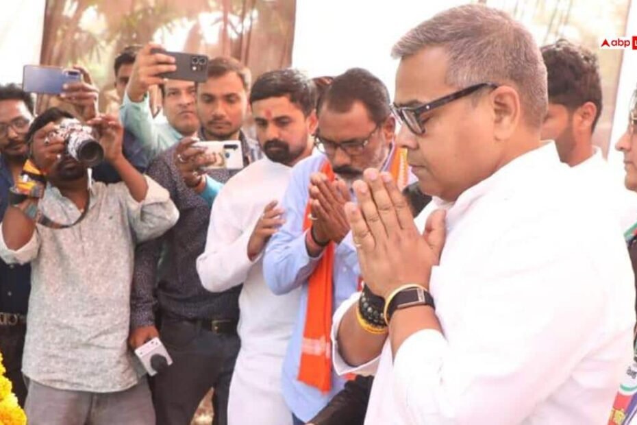 भदोही-हत्याकांड:-पीड़ित-परिवार-से-मिले-सांसद-अरुण-भारती,-अखिलेश-और-यूपी-पुलिस-पर-साधा-निशाना