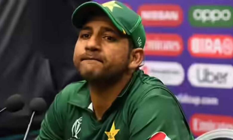 सरफराज-अहमद-ने-इंटरनेशनल-क्रिकेट-से-लिया-संन्यास,-बाबर-आजम-का-जिक्र-कर-याद-किया-करियर