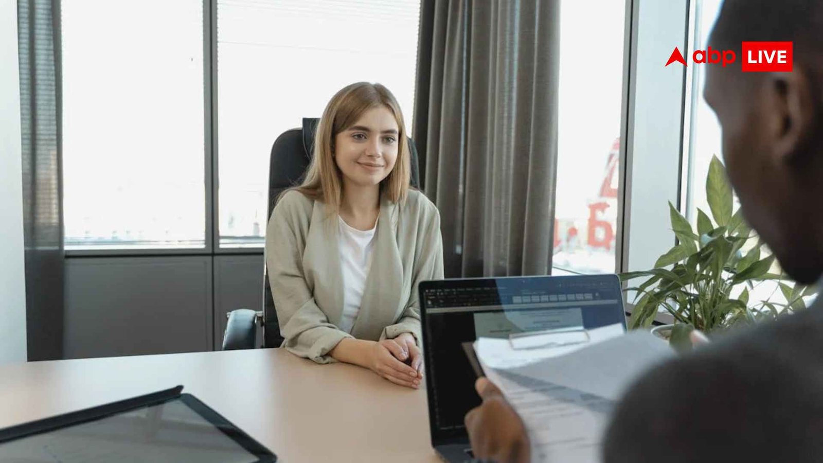 वीजा-इंटरव्यू-के-लिए-ऐसे-करें-तैयारी,-काम-आएंगे-ये-टिप्स