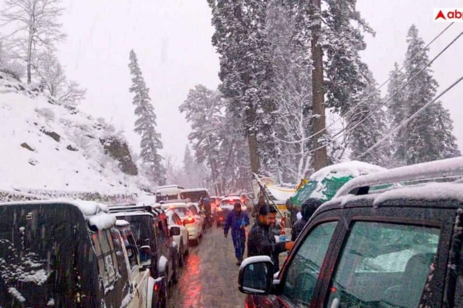 hp-news:-अटल-टनल-में-फंसीं-सैंकड़ों-गाड़ियां,-अचानक-बर्फबारी-से-बढ़ी-मुश्किलें,-bro-ने-संभाला-मोर्चा