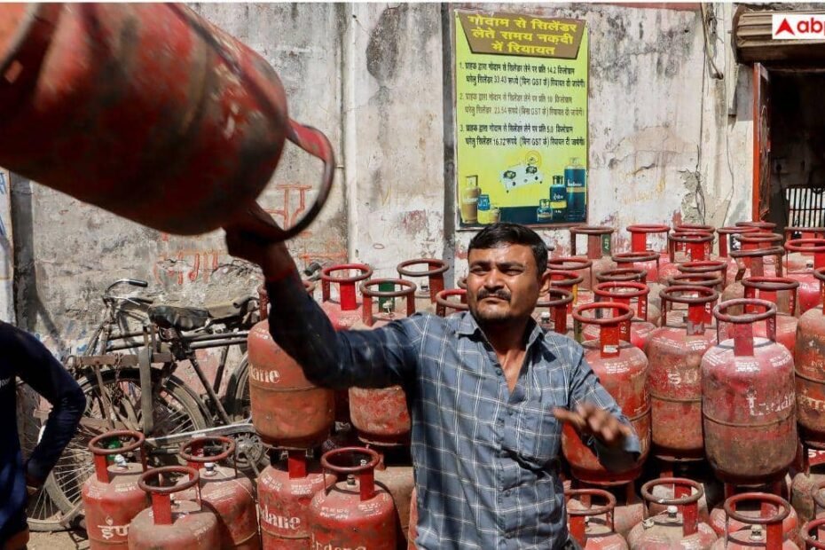 buldhana-news:-होटल-में-चला-रहे-थे-घरेलू-गैस-से-किचन!-तहसीलदार-की-छापेमारी-में-14-सिलेंडर-जब्त