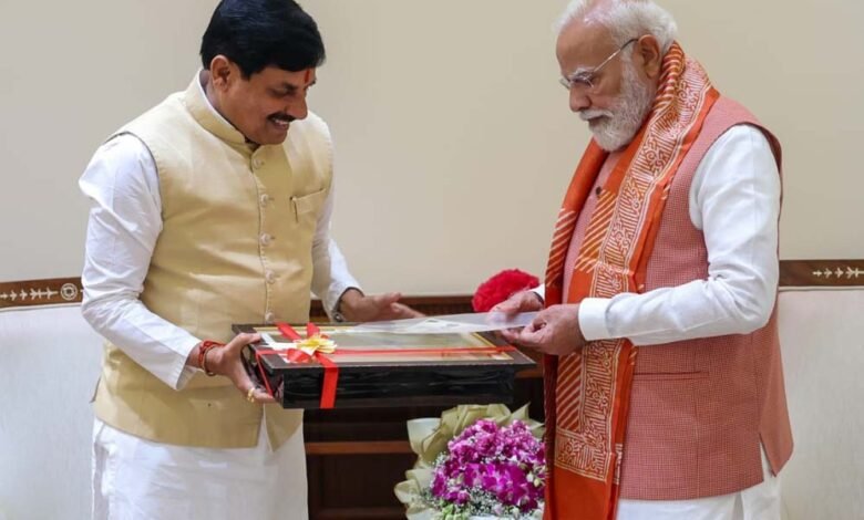 प्रधानमंत्री-मोदी-से-मुख्यमंत्री-डॉ.-यादव-ने-नई-दिल्ली-में-की-भेंट