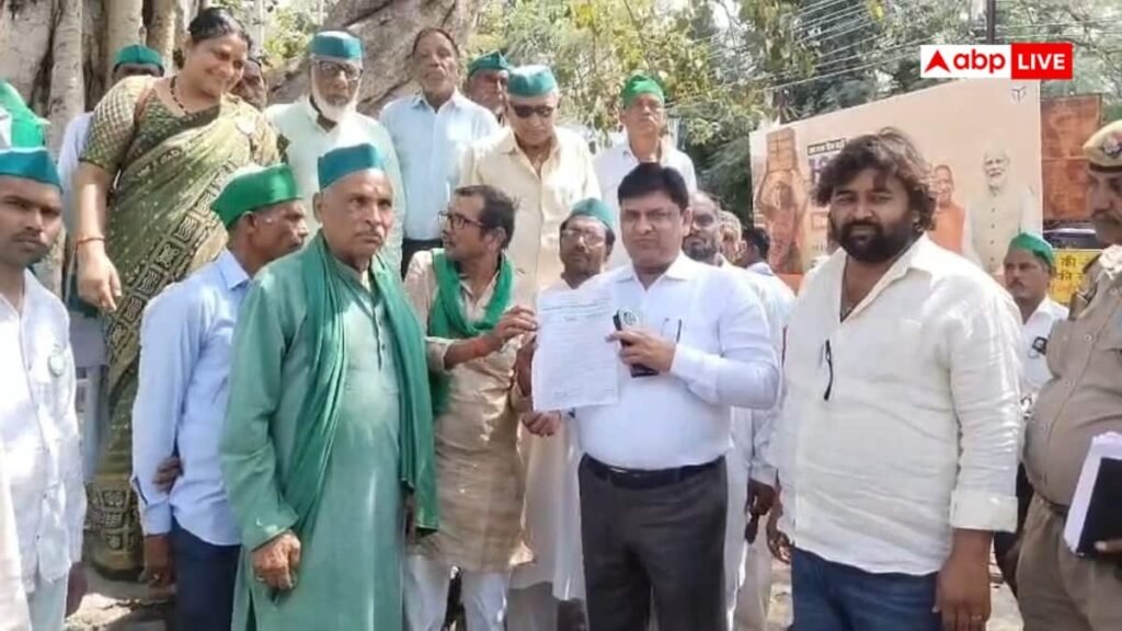 महोबा-में-bku-का-धरना-प्रदर्शन,-किसानों-ने-6-सूत्रीय-मांगों-को-लेकर-एसडीएम-को-सौंपा-ज्ञापन