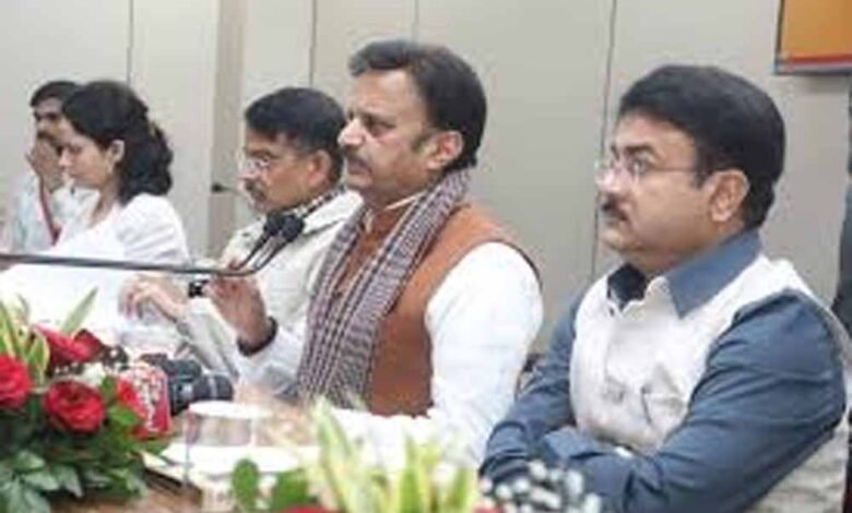 एमजीएम-इंदौर-में-नवीन-अत्याधुनिक-चिकित्सालय-भवन-क्षेत्र-की-चिकित्सा-सेवाओं-को-करेगा-सुदृढ़-:-उप-मुख्यमंत्री-शुक्ल