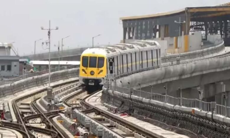 इंदौर-में-मेट्रो-ट्रेन-का-अलग-अलग-स्पीड-से-किया-गया-फायनल-ट्रायल,-सवार-होकर-टीम-ने-किया-सर्वे