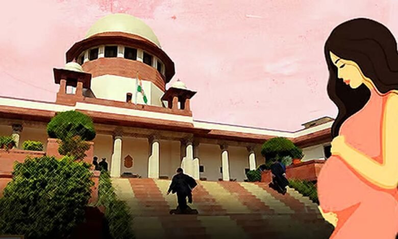 12-सप्ताह-का-मातृत्व-अवकाश:-महिलाओं-के-हक-में-सुप्रीम-कोर्ट-का-बड़ा-फैसला,-सरकार-को-दिया-अहम-आदेश