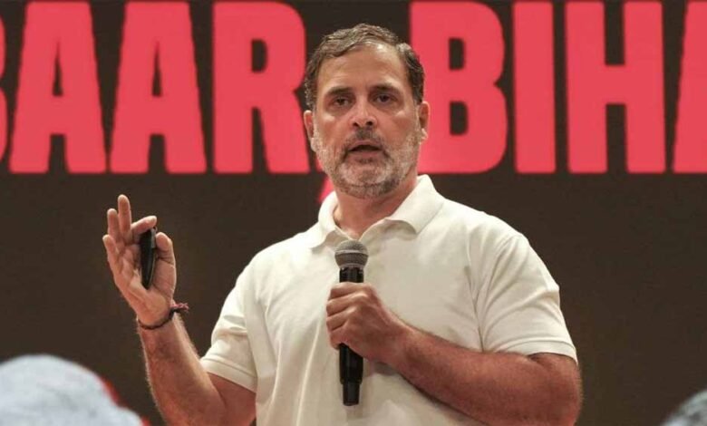 राहुल-गांधी-के-बयान-पर-बवाल:-200+-पूर्व-नौकरशाह-और-सैन्य-अफसरों-ने-मांगी-माफी