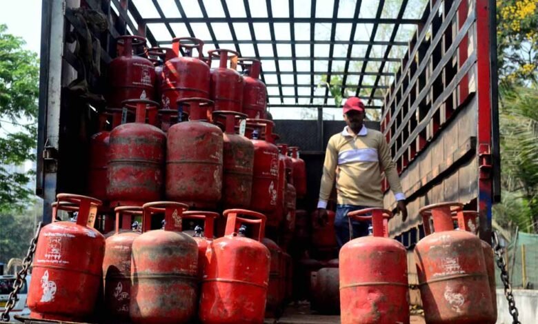 lpg-संकट-पर-कोर्ट-सख्त:-केंद्र-ने-नोटिस-का-दिया-ये-जवाब