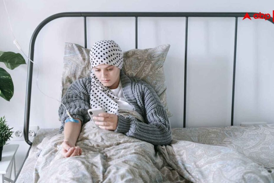 मुंह-में-दिखें-ये-संकेत-तो-हो-सकता-है-आंत-का-कैंसर,-इग्नोर-न-करें-डेंटिस्ट-की-ये-वॉर्निंग