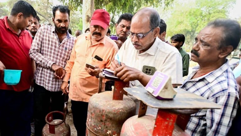 lpg-crisis:-बिहार-में-गैस-की-कालाबाजारी-पर-सरकार-की-बड़ी-कार्रवाई,-419-सिलेंडर-जब्त,-21-लोग-गिरफ्तार
