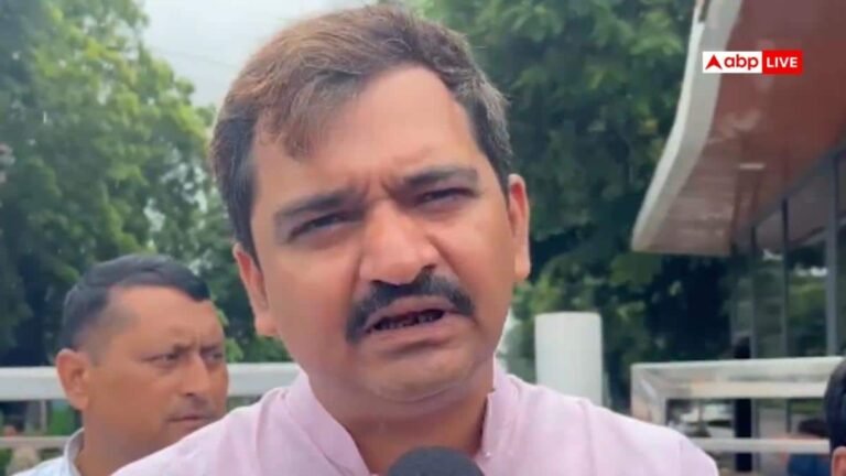 गाजीपुर:-गंगा-में-नाव-पर-इफ्तार-वाले-वीडियो-पर-बीजेपी-नेता-बोले,-‘किसी-को-भी…’