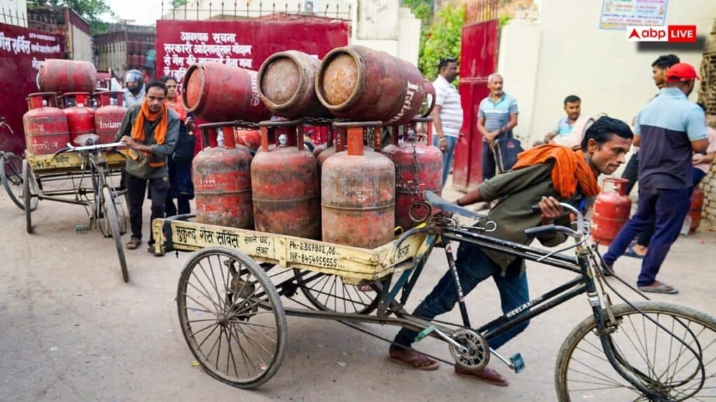lpg-crisis:-कटनी-में-4-सरकारी-स्कूलों-से-lpg-सिलेंडर-चोरी,-मिड-डे-मील-पर-संकट