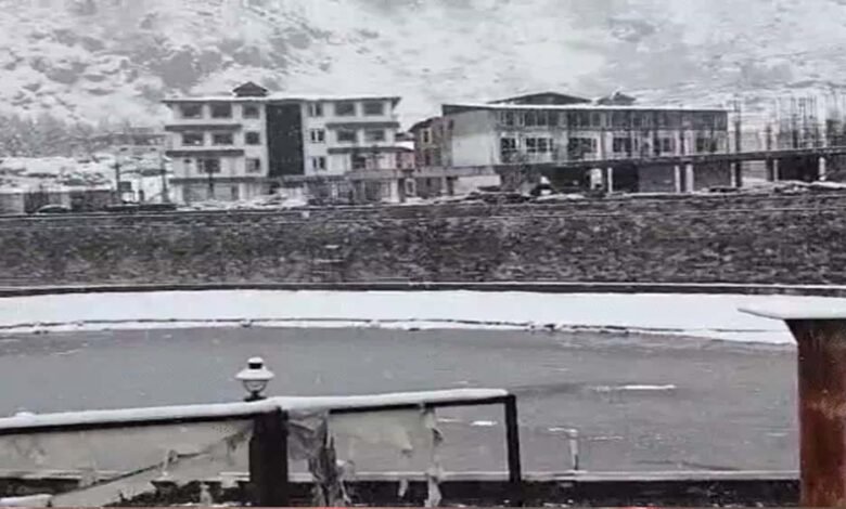 राजस्थान-और-mp-में-बारिश-और-ओले-,-हरियाणा-में-बारिश-से-सड़कों-पर-पानी,uk-के-गंगोत्री-धाम-में-बर्फबारी