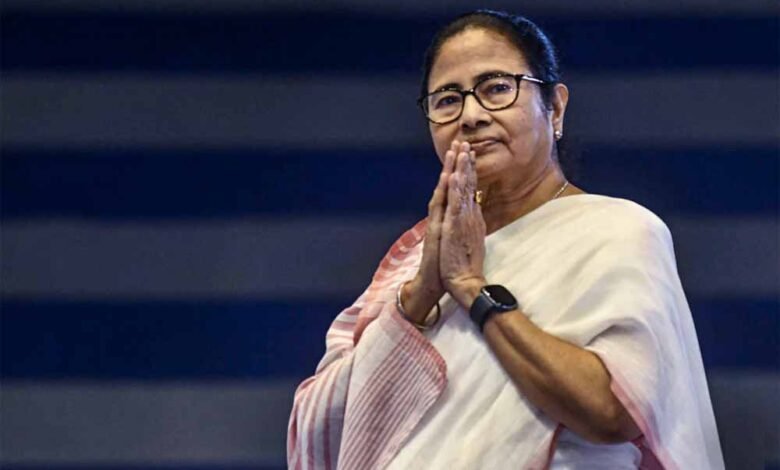 चुनाव-आयोग-पर-ममता-बनर्जी-का-बड़ा-हमला,-बोलीं-देश-में-अघोषित-आपातकाल-जैसे-हालात