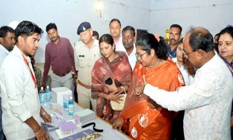 प्रभारी-मंत्री-उइके-ने-सरई-में-मल्टीस्पेशियलिटी-मेगा-स्वास्थ्य-शिविर-का-किया-अवलोकन