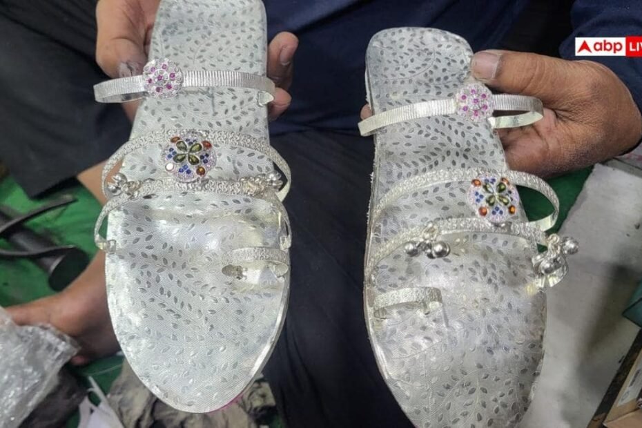 shamli-news:-ईद-पर-पति-का-खास-तोहफा,-200-ग्राम-चांदी-की-चप्पल-पत्नी-को-दी-गिफ्ट