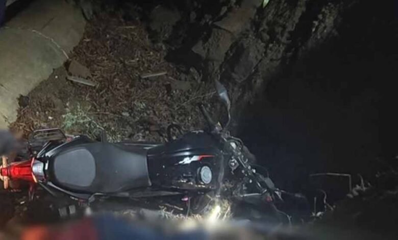 मंडला-में-दर्दनाक-हादसा:-जर्जर-पुल-से-गिरी-बाइक,-चार-युवकों-की-मौत