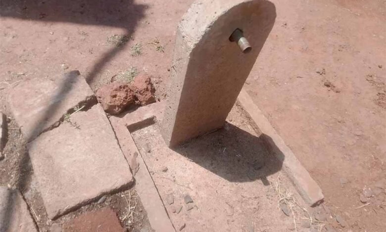 ग्राम-मलैकी-में-नहीं-है-बिजली-पानी-की-सुविधा-शासन-प्रशासन-मौन।