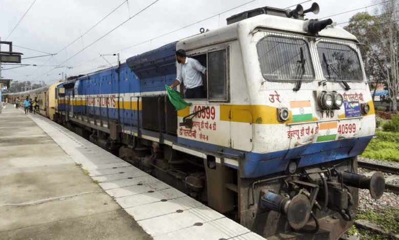 गर्मी-में-सफर-होगा-आसान!-18+-‘समर-स्पेशल-ट्रेनें’-चलाने-का-ऐलान,-पूरा-शेड्यूल-जारी