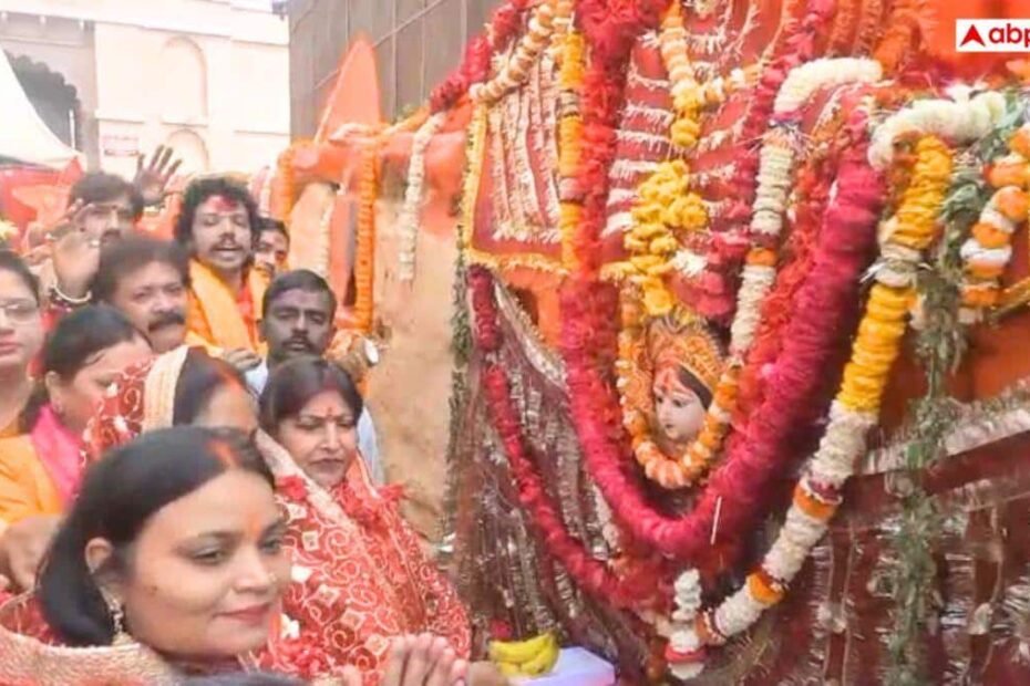 साल-में-सिर्फ-1-दिन-खुलता-है-वाराणसी-का-ये-मंदिर,-चैत्र-नवरात्रों-में-हर-साल-बढ़-रही-है-भक्तों-की-भीड़