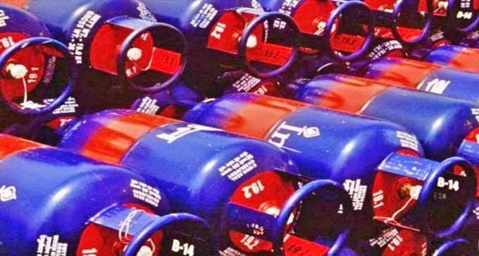 अस्पताल-स्कूल-को-100%-आपूर्ति,-होटल-रेस्टोरेंट-पर-सीमित-गैस;-जमाखोरी-पर-सख्त-कार्रवाई-के-निर्देश