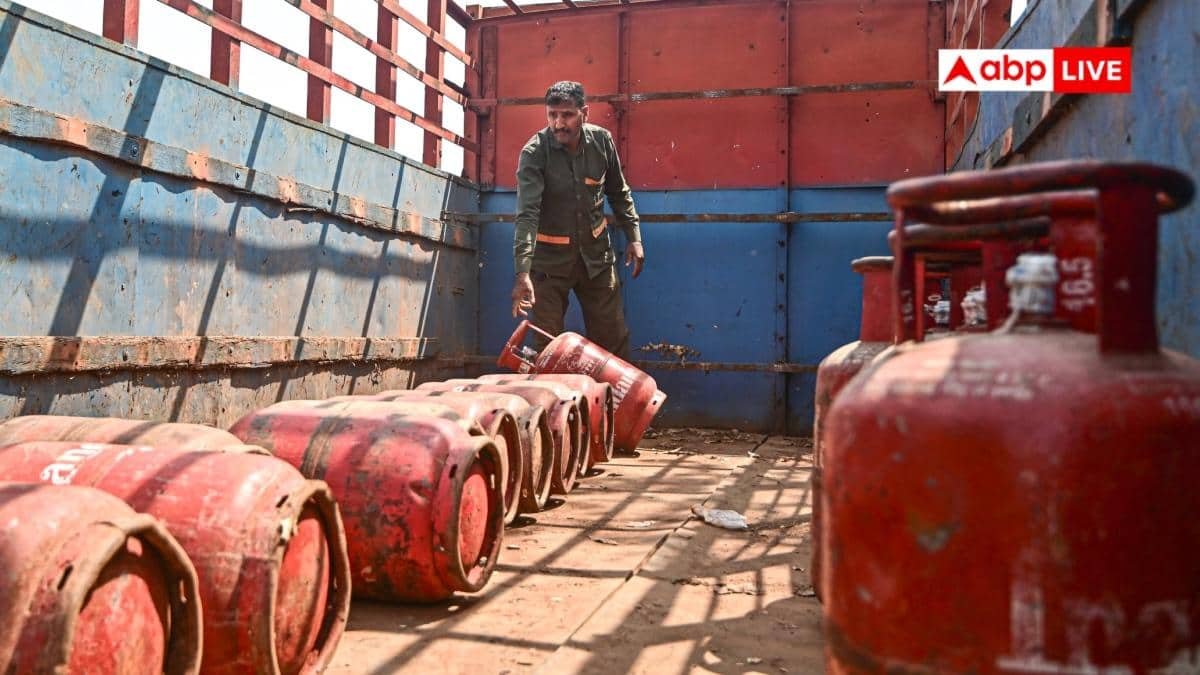 शामली-में-गहराया-lpg-संकट,-सुबह-से-ही-गैस-एजेंसी-पर-लग-रही-लंबी-लंबी-कतारें,-परेशान-हैं-लोग