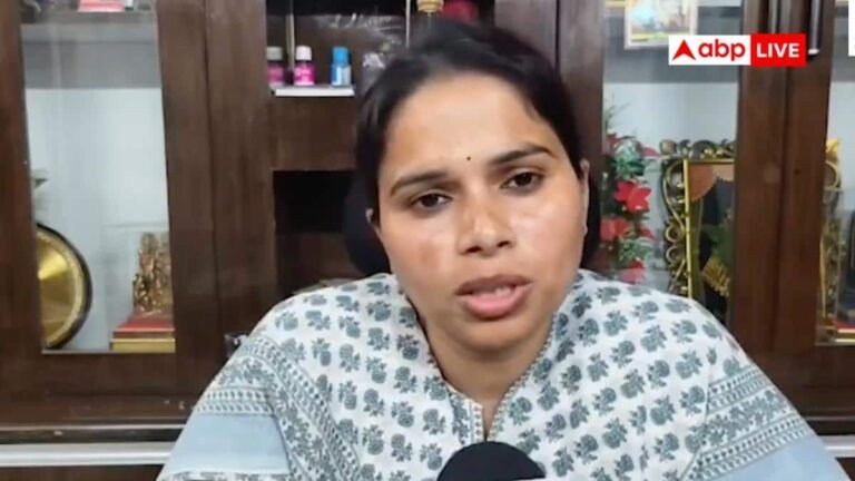 बागी-विधायक-पूजा-पाल-ने-अतीक-अहमद-को-बताया-सपा-का-फाइनेंसर,-cm-योगी-को-कहा-‘धुरंधर-मुख्यमंत्री’