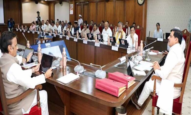 मध्यप्रदेश-में-हुआ-गौरवशाली-व्यक्तित्वों-से-जुड़े-स्थानों-और-विरासत-स्थलों-पर-मंत्रि-परिषद-बैठकों-का-हुआ-नवाचार