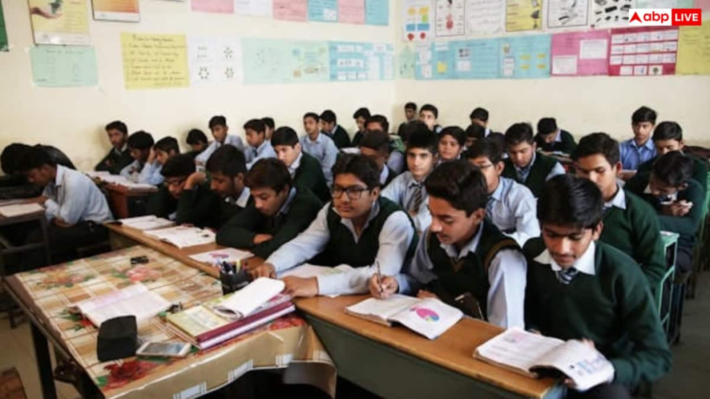 up-board:-यूपी-बोर्ड-का-नया-कैलेंडर-जारी,-1-फरवरी-से-शुरू-होंगी-परीक्षाएं,-पूरे-साल-का-शेड्यूल-तय