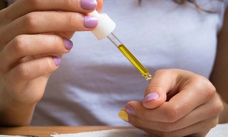 महंगे-ट्रीटमेंट-भूल-जाइए!-क्यूटिकल-ऑयल-की-बूंदों-से-पाएं-चमकदार-नाखून