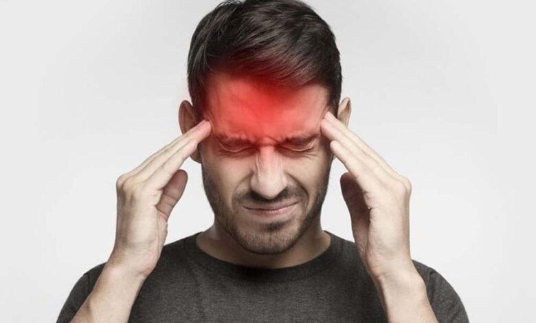 माइग्रेन-में-ये-चीजें-हैं-ज़हर-समान,-भूलकर-भी-न-करें-सेवन