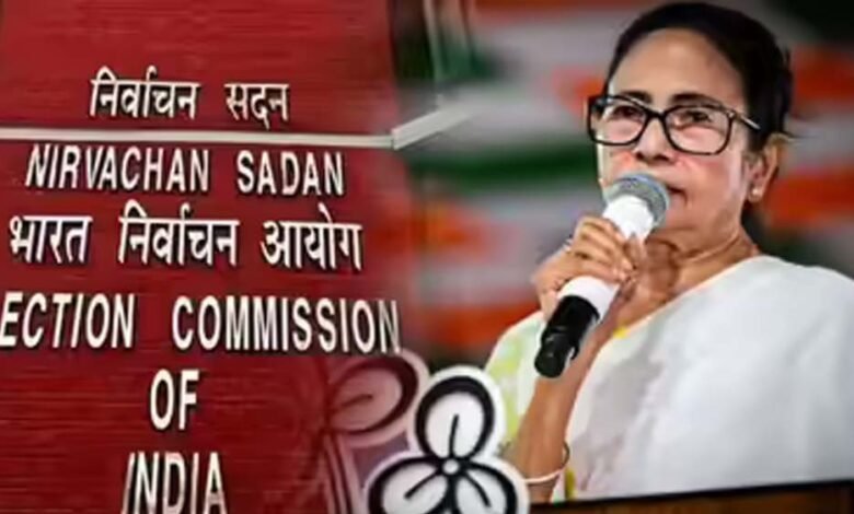 चुनाव-आयोग-के-रडार-पर-ममता:-crpf-जवानों-को-धमकाने-का-आरोप,-भाषण-पर-मांगी-रिपोर्ट
