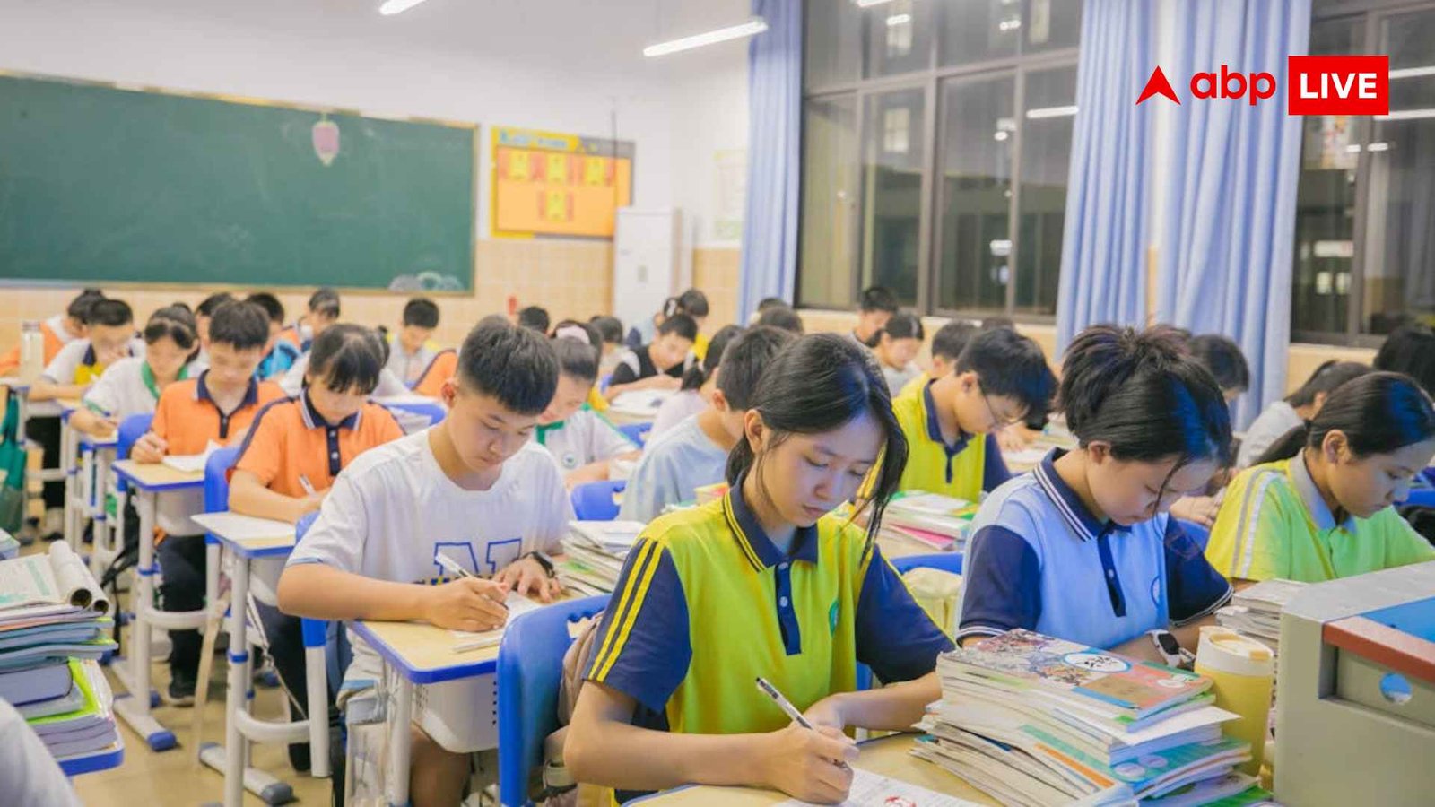 middle-east-cbse-board-result-2026:-हाइब्रिड-इवैल्यूशन-सिस्टम-के-जरिए-मिडिल-ईस्ट-के-बच्चों-को-पास-करेगा-cbse,-जानें-कैसे-मिलेंगे-नंबर?