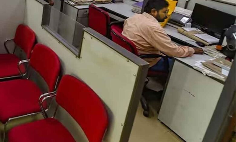 24-साल-बाद-बड़ा-बदलाव:-सरकारी-नौकरी-के-नियमों-में-होगा-बड़ा-सुधार,-सभी-विभागों-में-लागू!