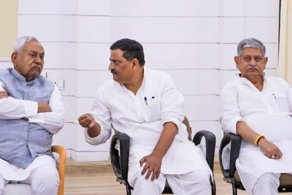 नीतीश-कुमार-के-mlc-पद-से-इस्तीफे-पर-rjd-का-बड़ा-बयान,-‘jdu-के-इतने-टुकड़े-होंगे…’