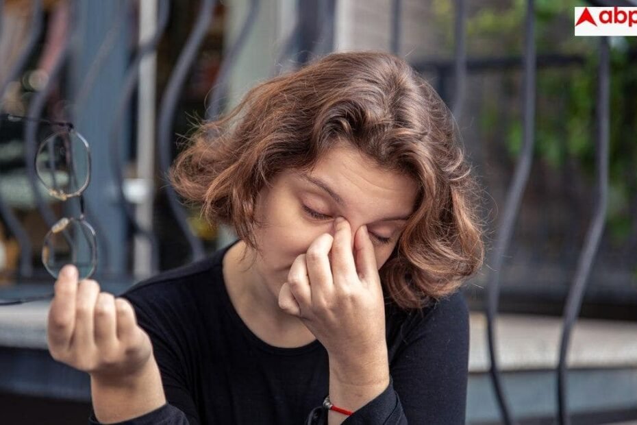 floaters-and-flashes-in-eyes:-क्या-आपकी-आंखों-में-भी-नजर-आते-हैं-धब्बे?-तुरंत-भागें-डॉक्टर-के-पास,-वरना…