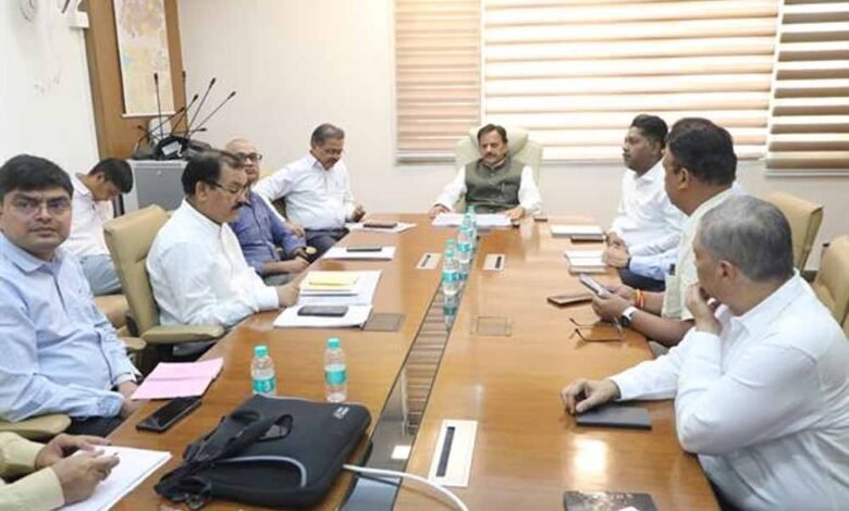 शासकीय-मेडिकल-कॉलेज-ग्वालियर-एवं-जबलपुर-में-प्रस्तावित-सुदृढ़ीकरण-एवं-उन्नयन-कार्यों-को-शीघ्र-दें-अंतिम-रूप-:-उप-मुख्यमंत्री-शुक्ल