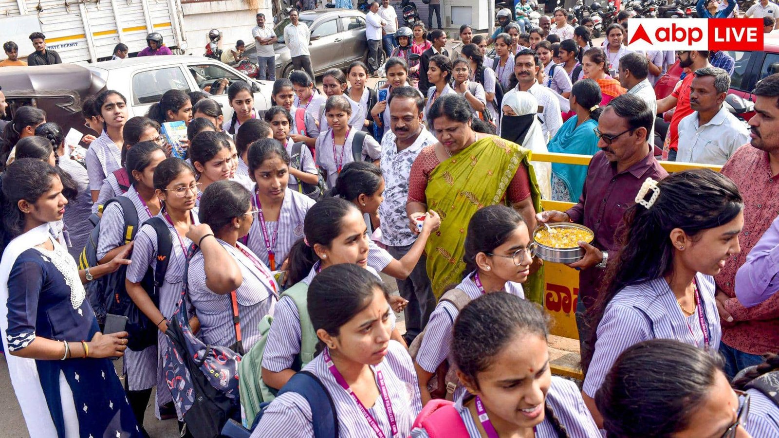 free-coaching-in-kota:-कोटा-में-फ्री-में-करनी-है-jee-और-neet-की-कोचिंग,-जानिए-कैसे-मिलती-है-स्कॉलरशिप