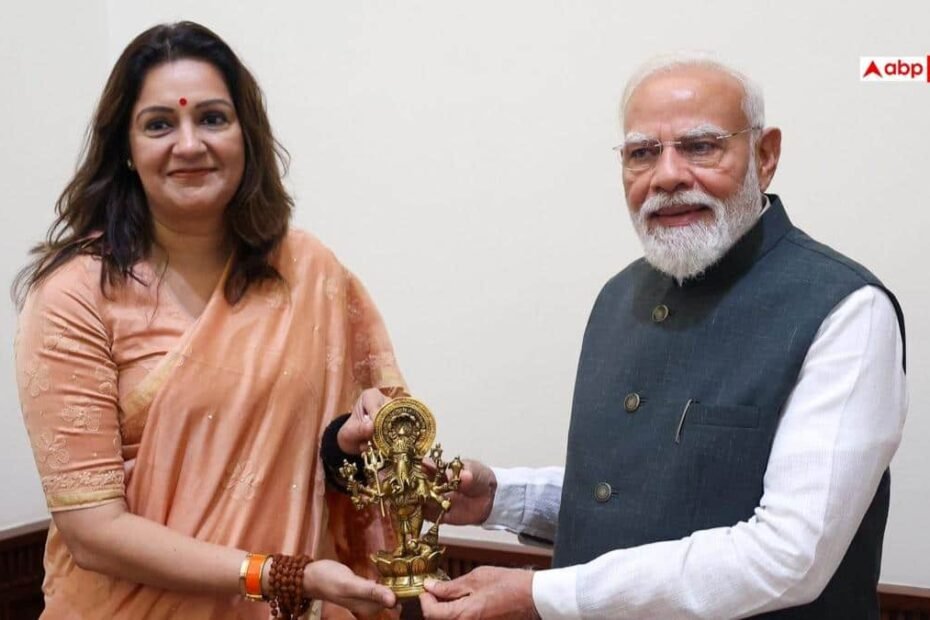 प्रियंका-चतुर्वेदी-ने-pm-मोदी-से-की-मुलाकात,-फ्यूचर-की-पॉलिटिक्स-पर-किया-बड़ा-ऐलान