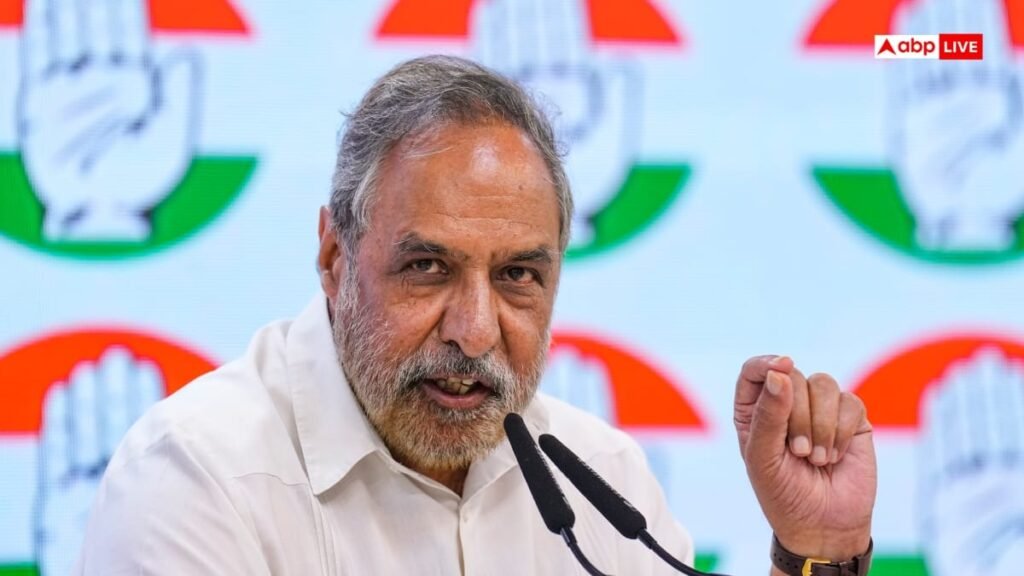 मिडिल-ईस्ट-पर-सरकार-की-तारीफ-कर-चुके-आनंद-शर्मा-आलोचना-पर-भड़के,-पूछा-पार्टी-लाइन-क्या-होती-है?