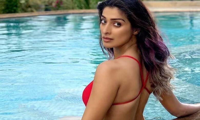 राय-लक्ष्मी-ने-धोनी-संग-अफेयर-को-बताया-‘दाग’,-बोल्डनेस-के-लिए-हैं-फेमस