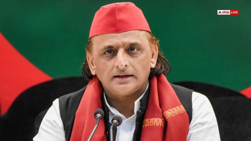 नकली-नोटों-पर-सपा-bjp-में-छिड़ी-रार!-अखिलेश-यादव-ने-काली-टोपी-का-जिक्र-कर-पूछा-5-बड़ा-या-7?