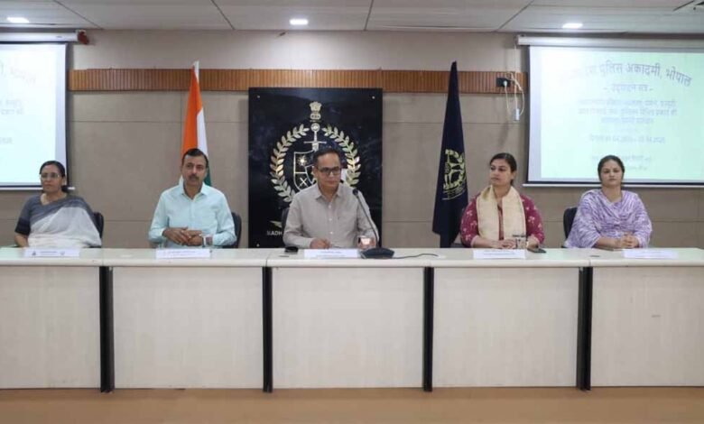 मध्यप्रदेश-पुलिस-अकादमी,-भौंरी-में-कार्यालीन-प्रक्रिया-एवं-सेवा-प्रावधानों-पर-दो-दिवसीय-सेमिनार-संपन्न