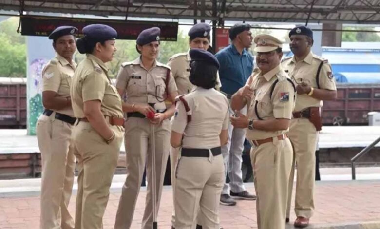 rpf-भोपाल-रेल-मंडल-की-मानवता-की-मिसाल:-‘ऑपरेशन-नन्हे-फरिश्ते’-से-720-बच्चों-को-परिवार-से-मिलाया,-33-लोगों-की-जान-बचाई