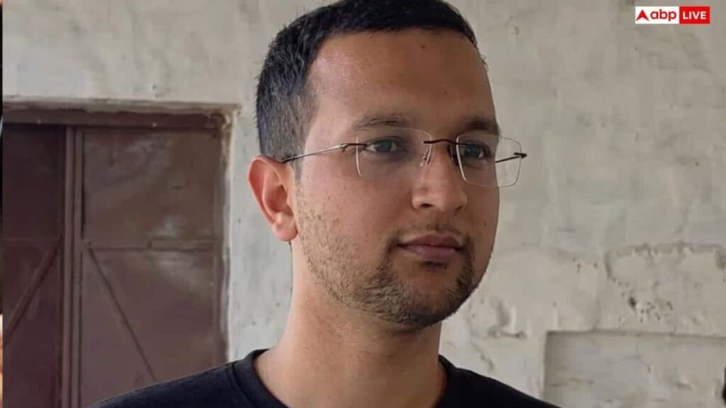 upsc-success-story:-असफलता-से-दोस्ती,-सफलता-से-मुलाकात;-सिक्योरिटी-गार्ड-के-बेटे-ने-पास-की-upsc-परीक्षा