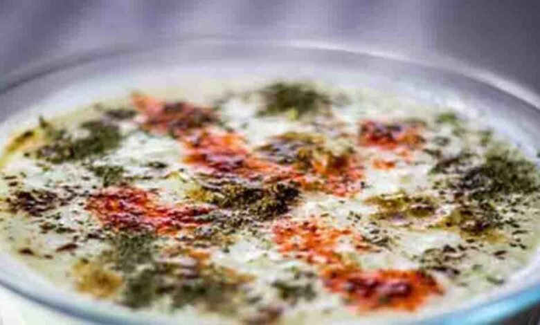 प्रोटीन-से-भरपूर-है-पनीर-चीला-रायता,-गर्मियों-के-ब्रेकफास्ट-के-लिए-नोट-करें-यह-झटपट-बनने-वाली-रेसिपी