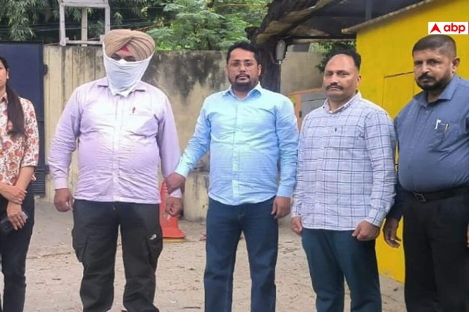 लुधियाना-में-विजिलेंस-ब्यूरो-की-बड़ी-कार्रवाई,-10-हजार-रुपये-के-साथ-जूते-मांगने-वाला-asi-गिरफ्तार