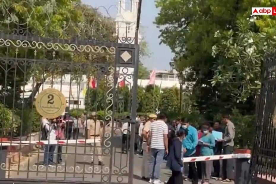 दिल्ली-विधानसभा-में-कार-घुसाने-का-मामला:-बम-धमकी-से-जुड़े-तार?-आरोपी-हिरासत-में