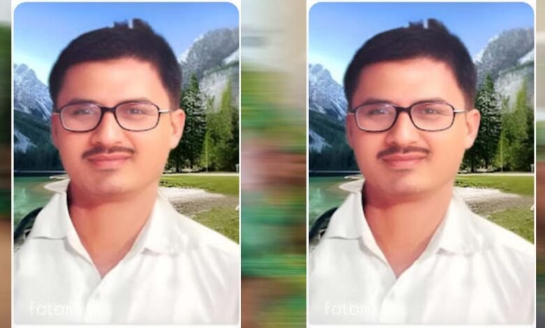 रीवा-के-राजस्व-विभाग-में-बड़ा-फर्जीवाड़ा-उजागर:-बिना-किसी-सरकारी-आदेश-के-बदल-दिया-गया-किसान-की-जमीन-का-नक्शा,-rti-में-हुआ-सनसनीखेज-खुलासा-सिरमौर/रीवा।-मध्य-प्रदेश-के-रीवा-जिले-के-तहसील-सिरमौर-अंतर्गत-ग्राम-पिपरी-में-राजस्व-अभिलेखों-के-साथ-गंभीर-छेड़छाड़-और-‘डिजिटल-फर्जीवाड़े’-का-एक-बड़ा-मामला-सामने-आया-है।-यहाँ-एक-किसान-की-निजी-भूमि-का-नक्शा-बिना-किसी-आवेदन,-बिना-किसी-सक्षम-न्यायालय-के-आदेश-और-बिना-किसी-वैधानिक-प्रक्रिया-के-कंप्यूटर-रिकॉर्ड-(पोर्टल)-पर-बदल-दिया-गया-है।-क्या-है-पूरा-मामला?-ग्राम-पिपरी-निवासी-आशीष-मिश्रा-(पिता-श्री-सम्पत-प्रसाद-मिश्रा)-ने-अपनी-आराजी-क्रमांक-88/1-एवं-88/2-के-नक्शे-में-हुई-संदिग्ध-तरमीम-(संशोधन)-को-लेकर-सूचना-के-अधिकार-(rti)-के-तहत-जानकारी-मांगी-थी।-महीनों-के-चक्कर-लगवाने-और-प्रथम-अपील-के-बाद-जो-जवाब-विभाग-से-मिला,-उसने-राजस्व-विभाग-की-कार्यप्रणाली-पर-गंभीर-सवाल-खड़े-कर-दिए-हैं।-rti-में-विभाग-ने-खुद-स्वीकारी-‘अंधेरगर्दी’:-लोक-सूचना-अधिकारी-एवं-नायब-तहसीलदार-वृत्त-बैकुण्ठपुर-ने-अपने-लिखित-प्रतिवेदन-(पत्र-क्रमांक-292/2026-दिनांक-06/02/2026)-में-स्वीकार-किया-है-कि:-कंप्यूटर-नक्शे-में-तो-तरमीम-(बदलाव)-दिख-रहा-है,-लेकिन-मूल-पटवारी-नक्शा-शीट-(field-map)-में-इसका-कोई-रिकॉर्ड-नहीं-है।-राजस्व-अभिलेखों-(खसरा-आदि)-में-इस-तरमीम-से-संबंधित-कोई-भी-प्रविष्टि-दर्ज-नहीं-है।-सबसे-चौंकाने-वाली-बात-यह-है-कि-विभाग-को-यह-भी-नहीं-पता-कि-यह-बदलाव-किस-वर्ष-में-हुआ-और-किस-अधिकारी-के-आदेश-से-किया-गया।-यानी-बिना-किसी-फाइल-और-बिना-किसी-आदेश-के-रातों-रात-कंप्यूटर-पर-नक्शा-बदल-दिया-गया।-पीड़ित-का-आरोप:-“राजस्व-अमले-की-मिलीभगत-से-हुआ-खेल”-पीड़ित-आशीष-मिश्रा-का-कहना-है-कि-उन्होंने-इसके-लिए-दो-बार-आवेदन-दिए-और-कई-बार-अधिकारियों-के-चक्कर-काटे।-उन्होंने-आरोप-लगाया-कि-पटवारी-और-संबंधित-राजस्व-कर्मचारियों-ने-निजी-स्वार्थ-के-चलते-अभिलेखों-में-कूट-रचना-(forgery)-की-है।-पीड़ित-ने-अब-एसडीएम-सिरमौर-से-मांग-की-है-कि-इस-अवैध-तरमीम-को-तत्काल-निरस्त-किया-जाए-और-उन-दोषियों-पर-एफआईआर-(fir)-दर्ज-की-जाए-जिन्होंने-सरकारी-पोर्टल-के-डेटा-के-साथ-छेड़छाड़-की-है।-अधिकारियों-की-चुप्पी:-बिना-आदेश-के-नक्शा-बदलने-का-यह-मामला-जिले-में-चर्चा-का-विषय-बना-हुआ-है।-अब-देखना-यह-है-कि-प्रशासन-इस-‘डिजिटल-सेंधमारी’-को-सुधारता-है-या-फिर-मामले-को-ठंडे-बस्ते-में-डाल-दिया-जाता-है।-पीड़ित-ने-चेतावनी-दी-है-कि-यदि-जल्द-न्याय-नहीं-मिला-तो-वे-उच्च-न्यायालय-(high-court)-की-शरण-लेंगे।-संपर्क-हेतु-(contact-info):-आशीष-मिश्रा-(पीड़ित)-ग्राम-पिपरी,-तहसील-सिरमौर,-रीवा-मोबाइल:-8959446240